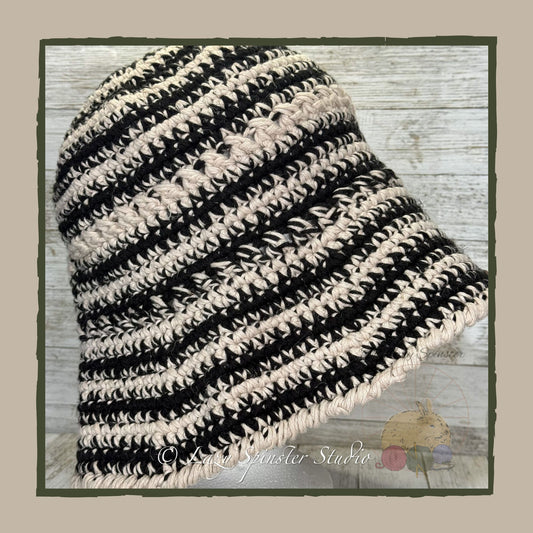 Crochet Up-Do Bucket Hat - Cotton/Hemp Blend, Black & White